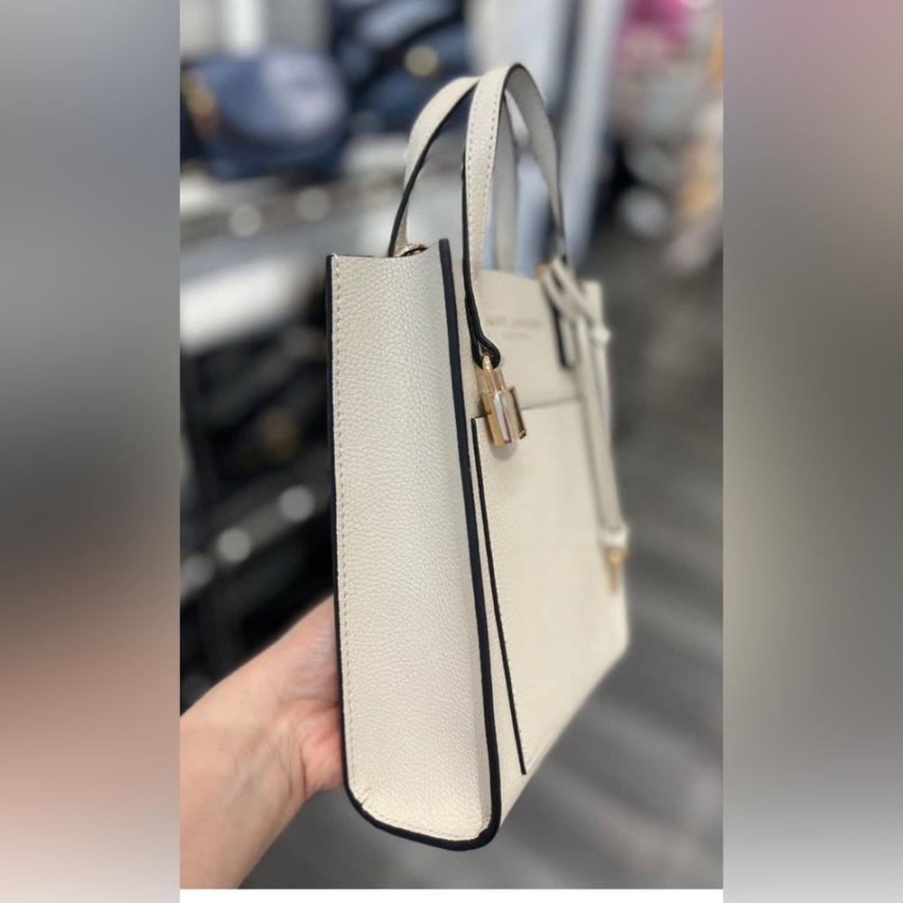 Marc Jacobs Cream Crossbody - Picture 4 of 7